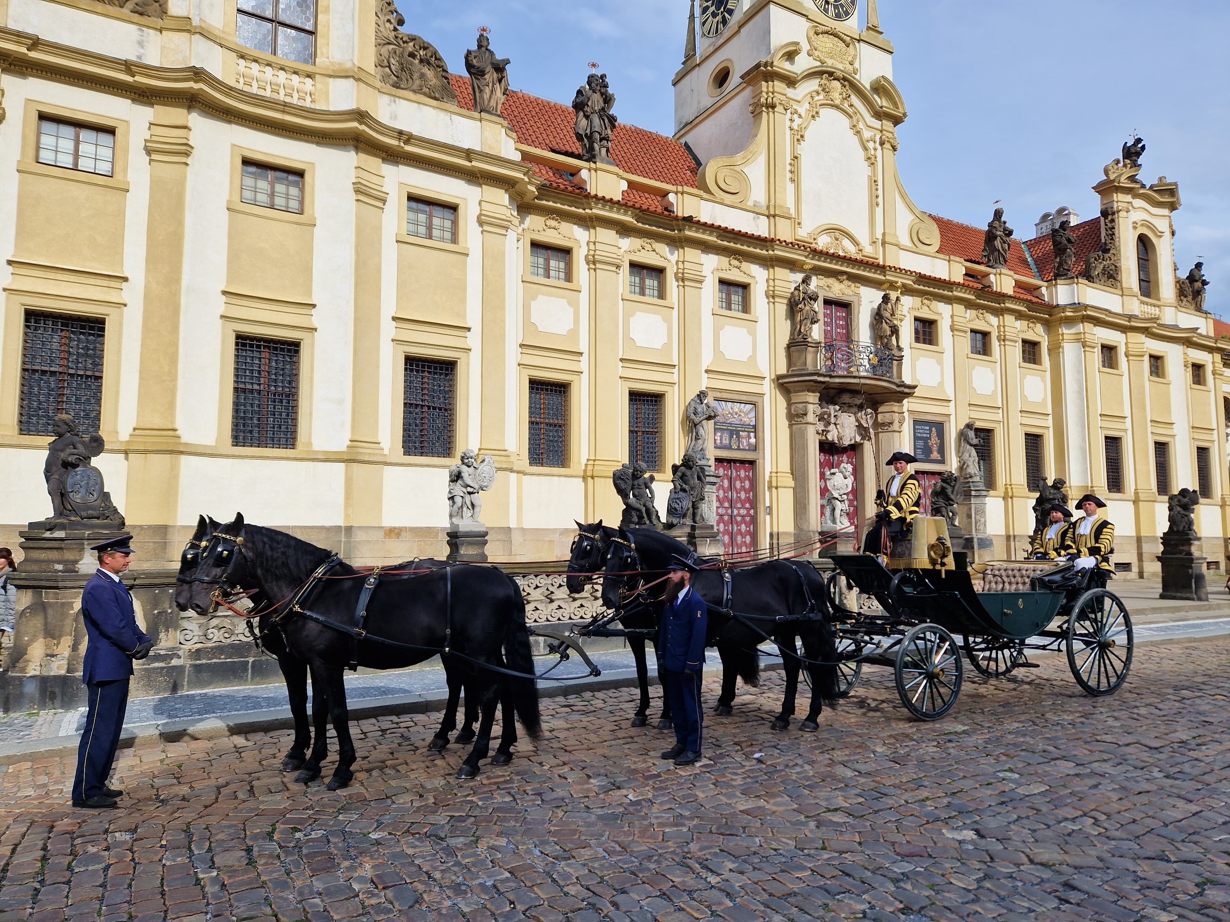 ČTYŘSPŘEŽÍ STAROKLADRUBSKÝCH VRANÍKŮ SOUČÁSTÍ SLAVNOSTÍ NAVALIS