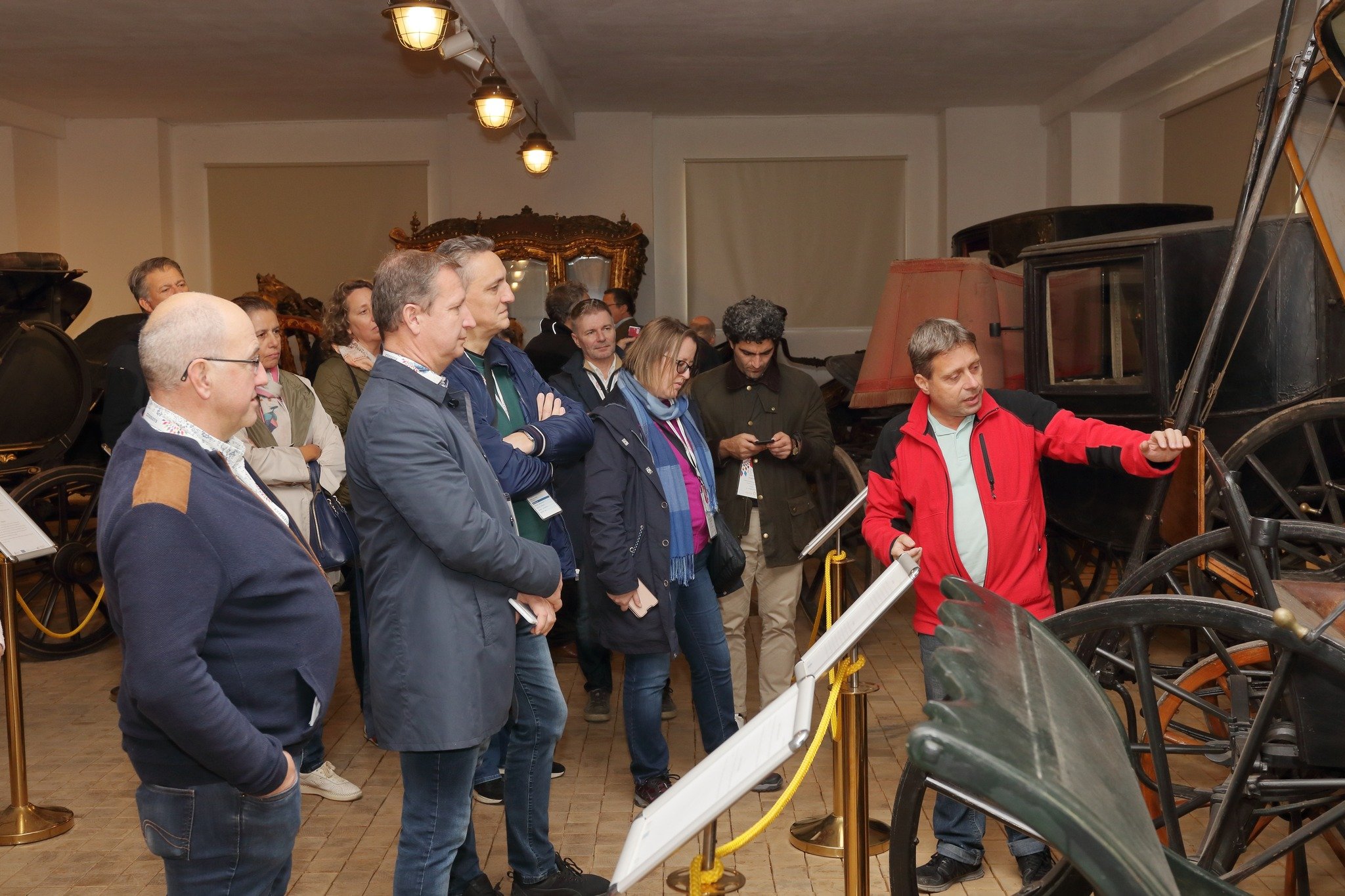 HLEDÁME SEZÓNNÍHO PRŮVODCE/PRŮVODKYNI