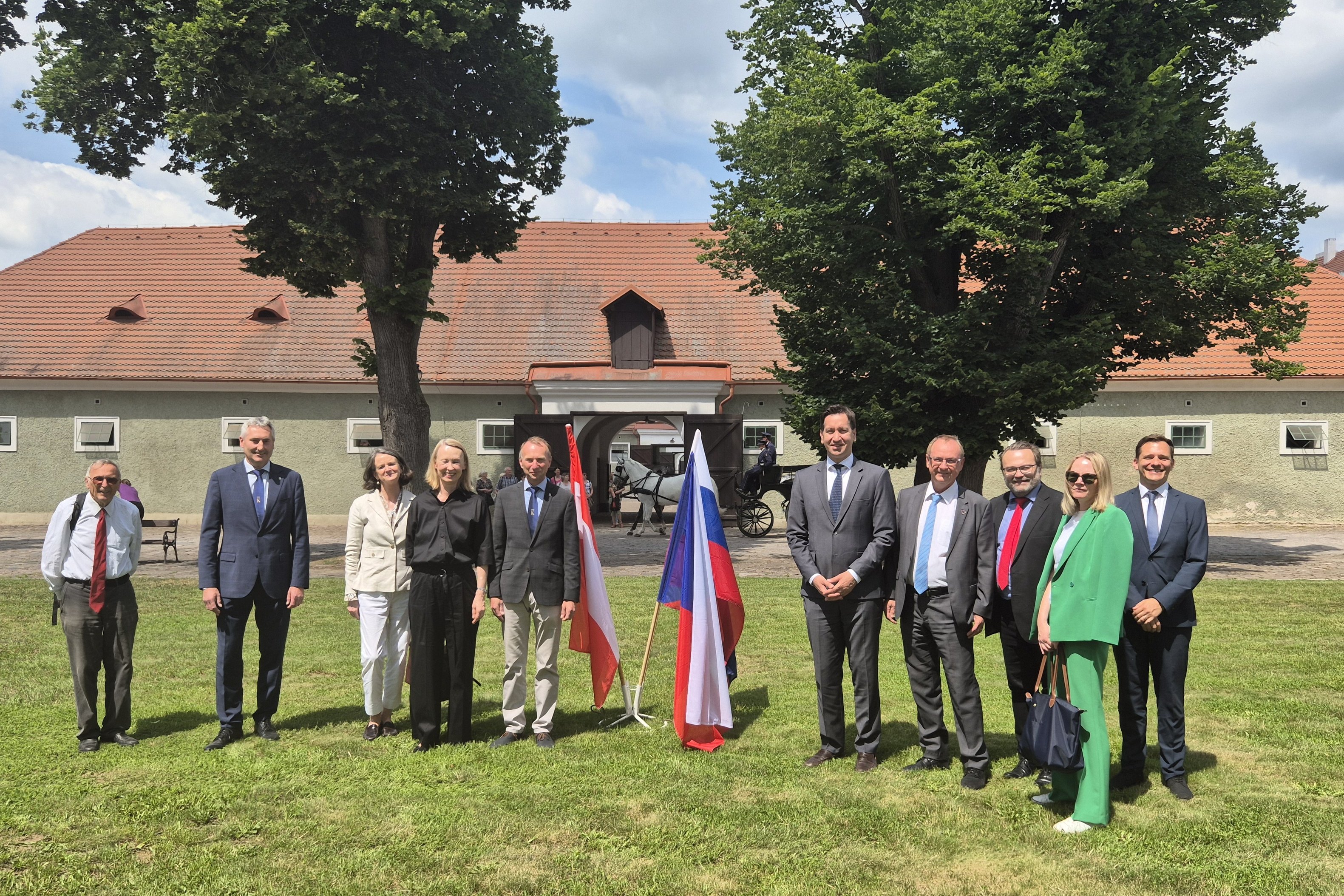 NÁVŠTĚVA VELVYSLANCŮ SLOVINSKA A RAKOUSKA