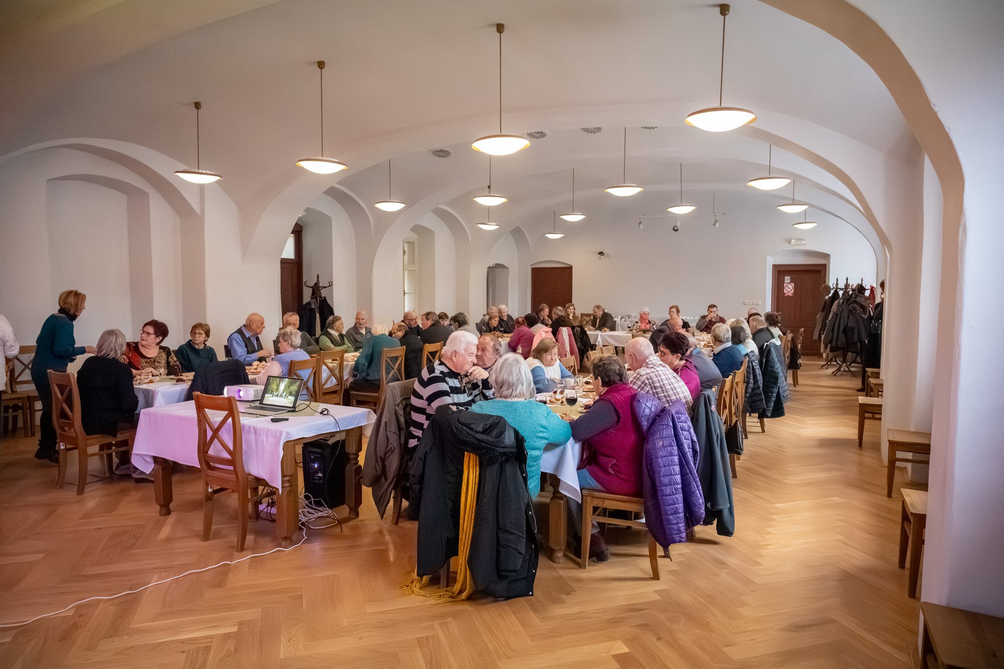 PŘEDVÁNOČNÍ SETKÁNÍ V NÁRODNÍM HŘEBČÍNĚ